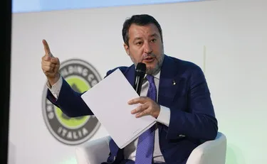 Matteo Salvini spiana Schlein e Conte: "Perché sono un'assicurazione"