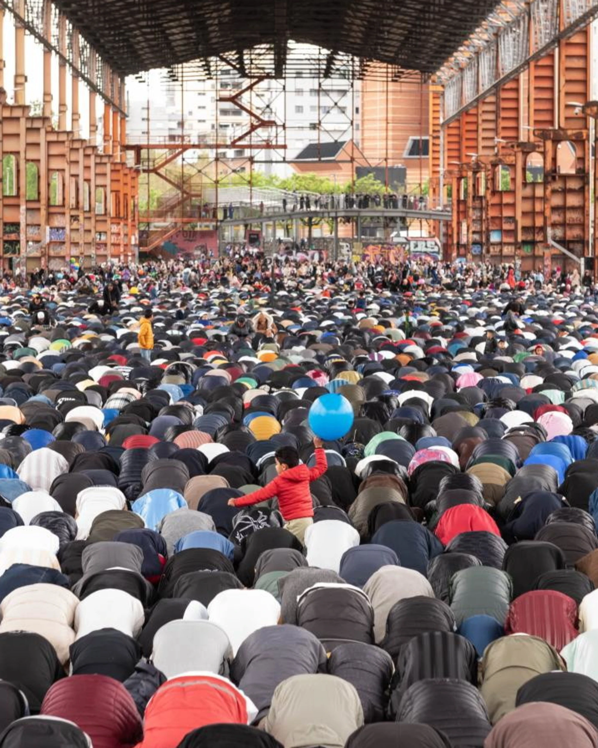 In chiesa si celebra la resa all'Islam: ecco la fine dell'Occidente