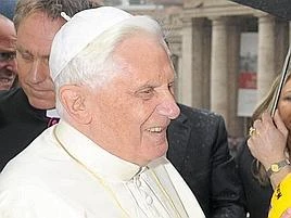 Il Papa riceve Napolitano: auguri all'Italia Vaticano: si vuole condizionare il Conclave
