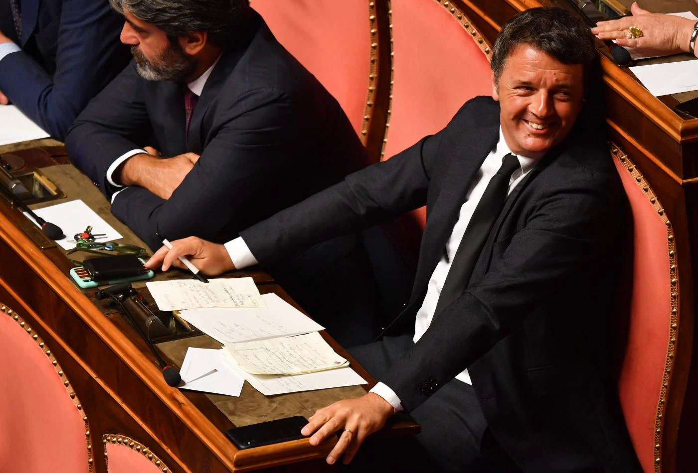 Matteo Renzi, il retroscena sul terrore dentro M5s e Pd: "Ma ci possiamo fidare o no?"