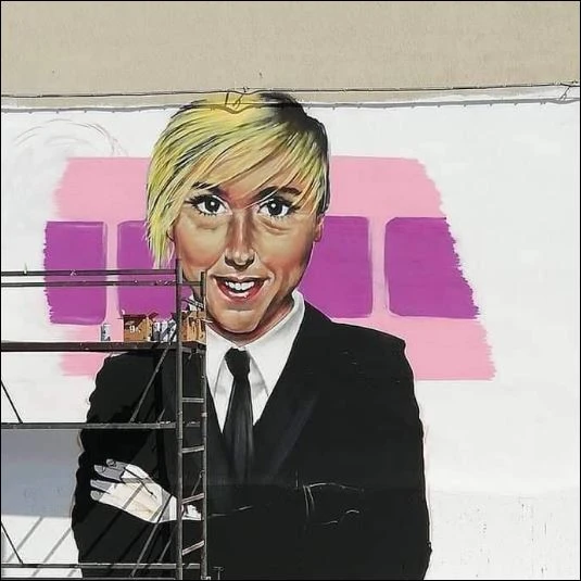 Nadia Toffa, a Taranto compare un murales sulla Iena morta di cancro: sconcerto pubblico