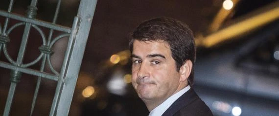 Raffaele Fitto, alla convention dei dissidenti di Forza Italia rispuntano i finiani