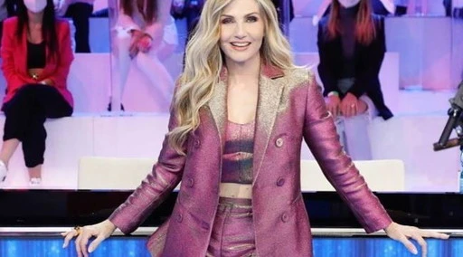 Amici, tsunami-Lorella Cuccarini: lei e Maria De Filippi... tutto vero