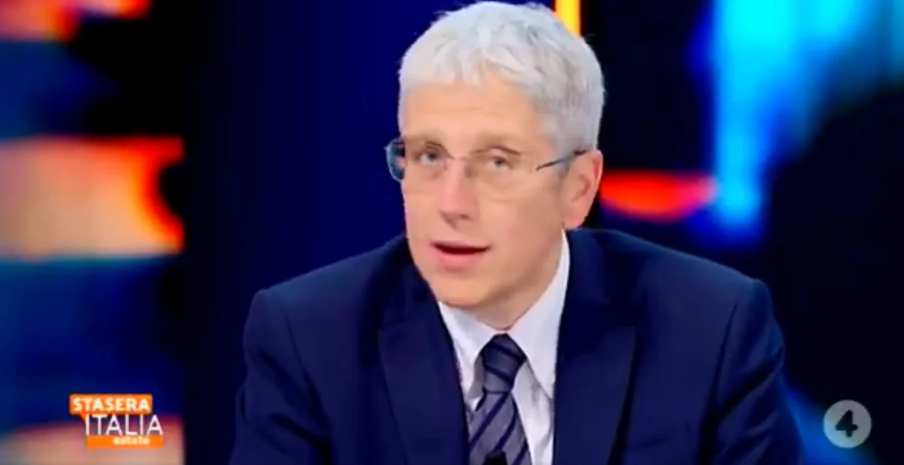 Stasera Italia, Mario Giordano e la difesa dei confini: "Potete pure arrestarmi, è una bestemmia dirlo?"
