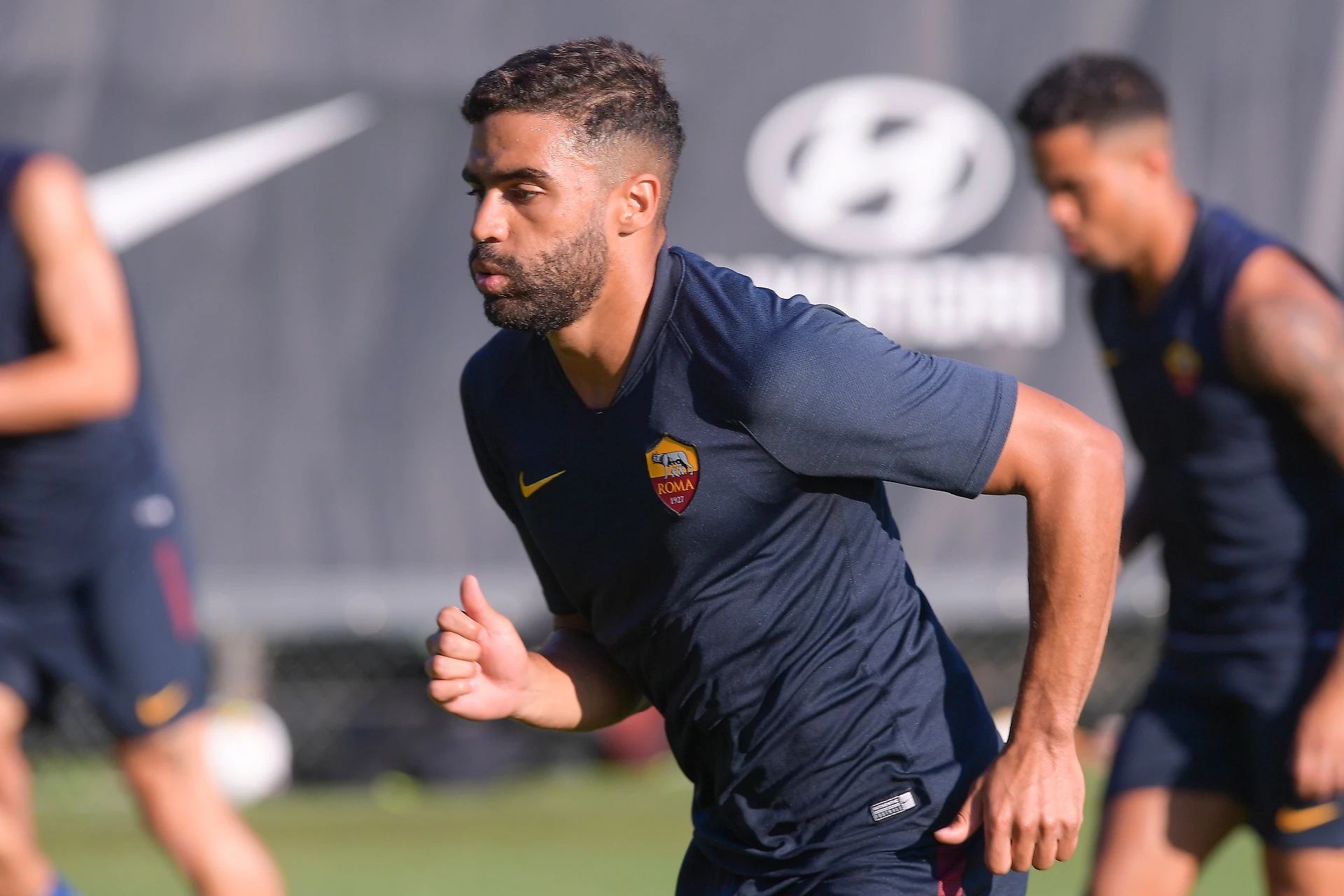La Sampdoria si riprende Defrel, il Napoli stringe per Llorente e il Bologna è in pressing su Medel