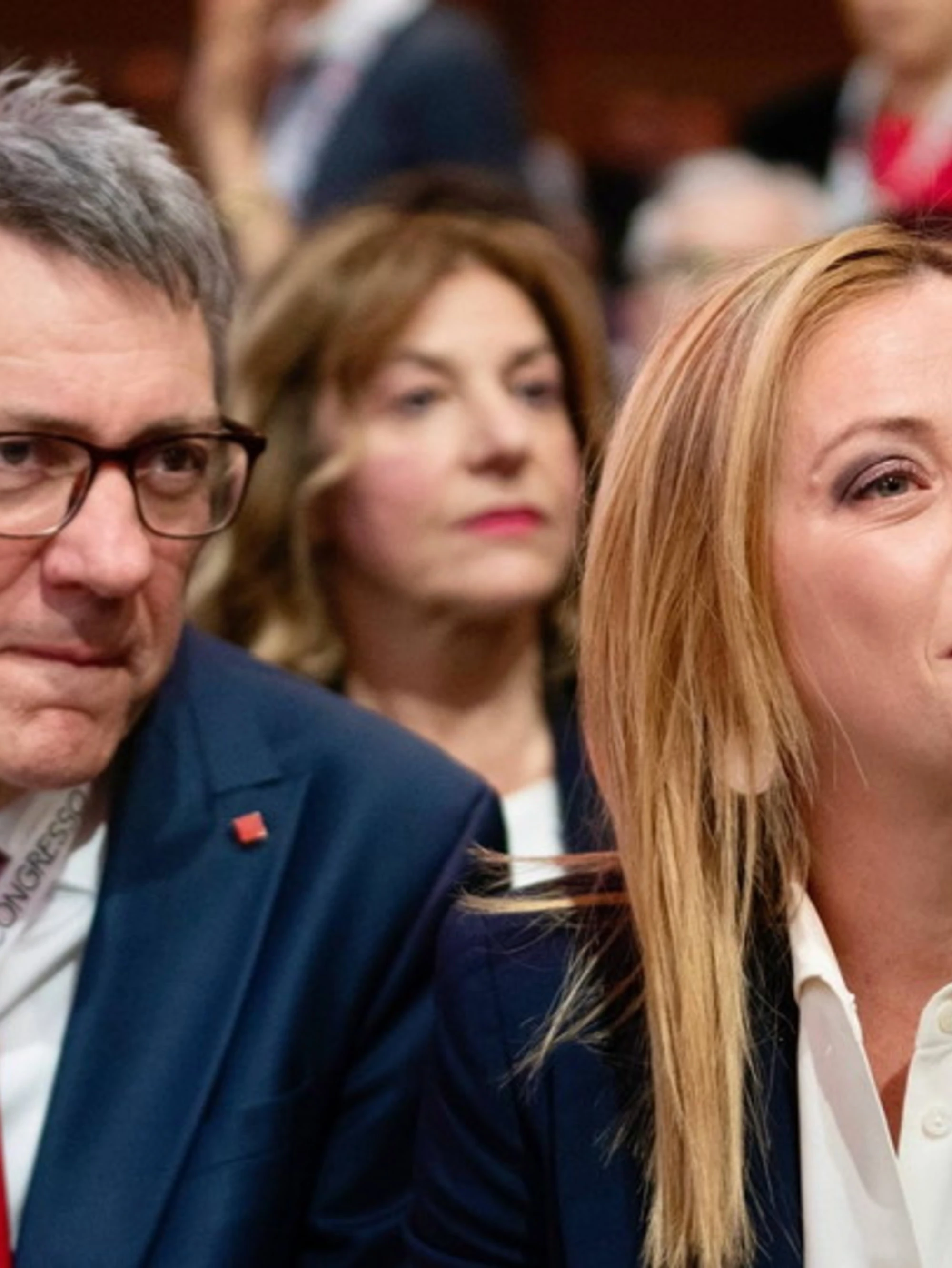 Giorgia Meloni replica a Landini: "Mi dà della cortigiana, ossia prostituta. Ecco la sinistra". E lui: "Nessun offesa"