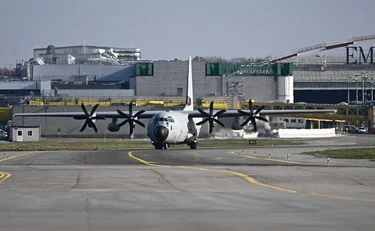 Crans-Montana, atterrato a Linate aereo con 5 delle 6 vittime italiane