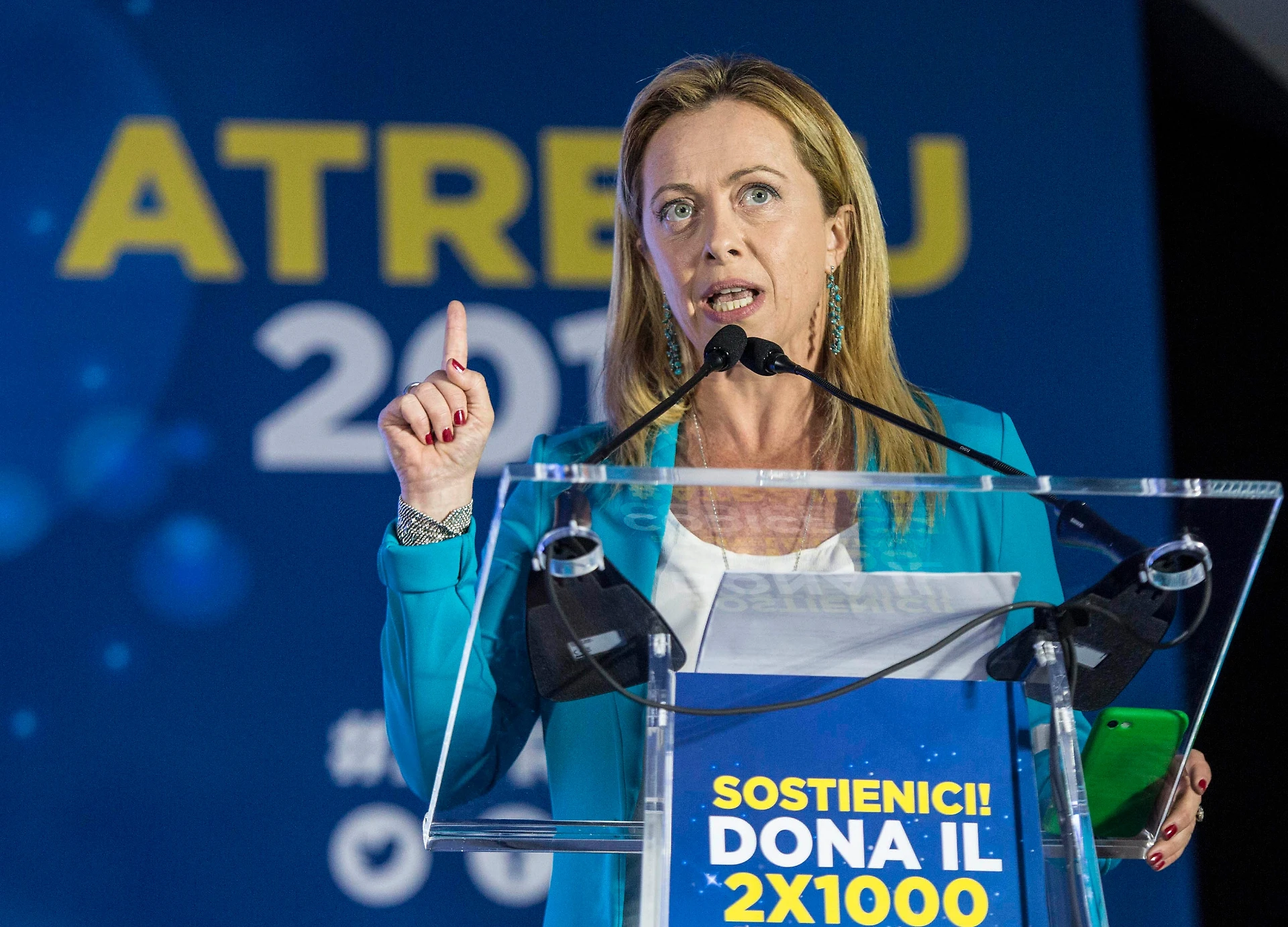 Giorgia Meloni, perché dopo aver divorato Berlusconi preoccupa anche Salvini