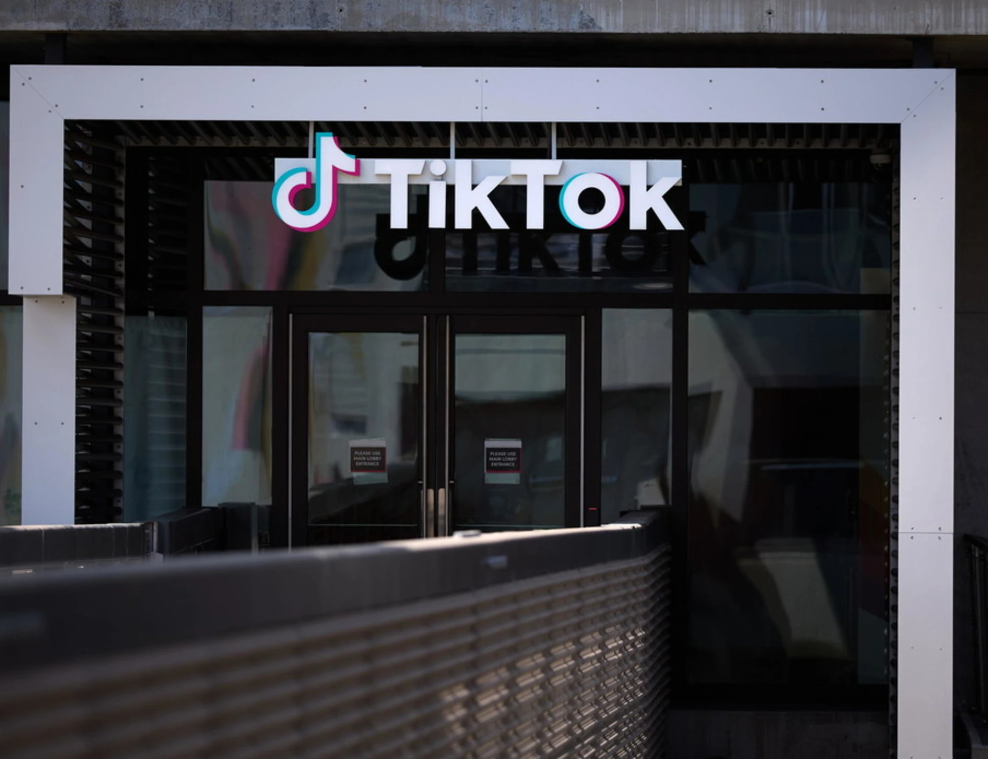 TikTok potrà restare online: raggiunto l'accordo Usa-Cina
