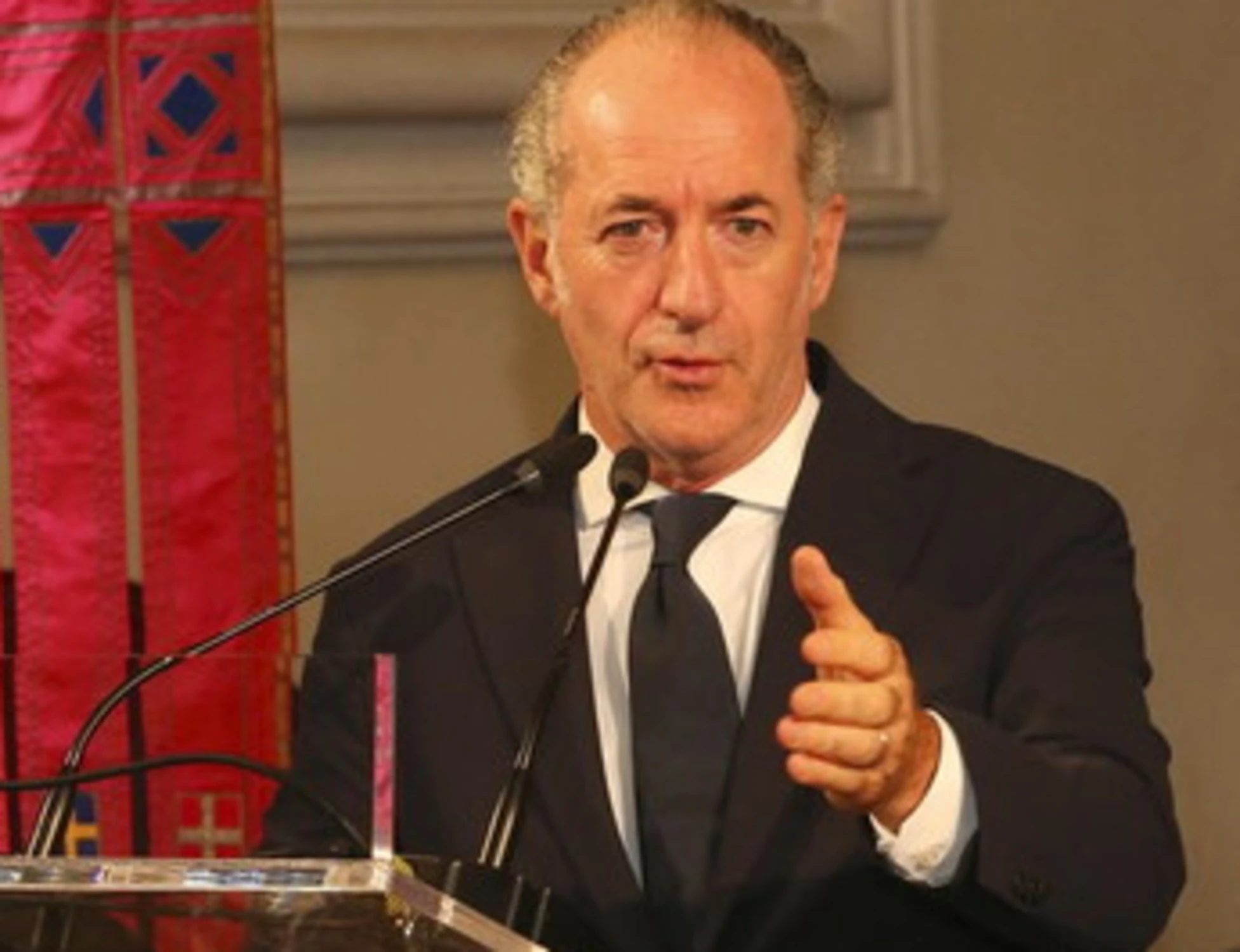 Luca Zaia, i maxi-poster apparsi in Veneto: cosa sta succedendo?