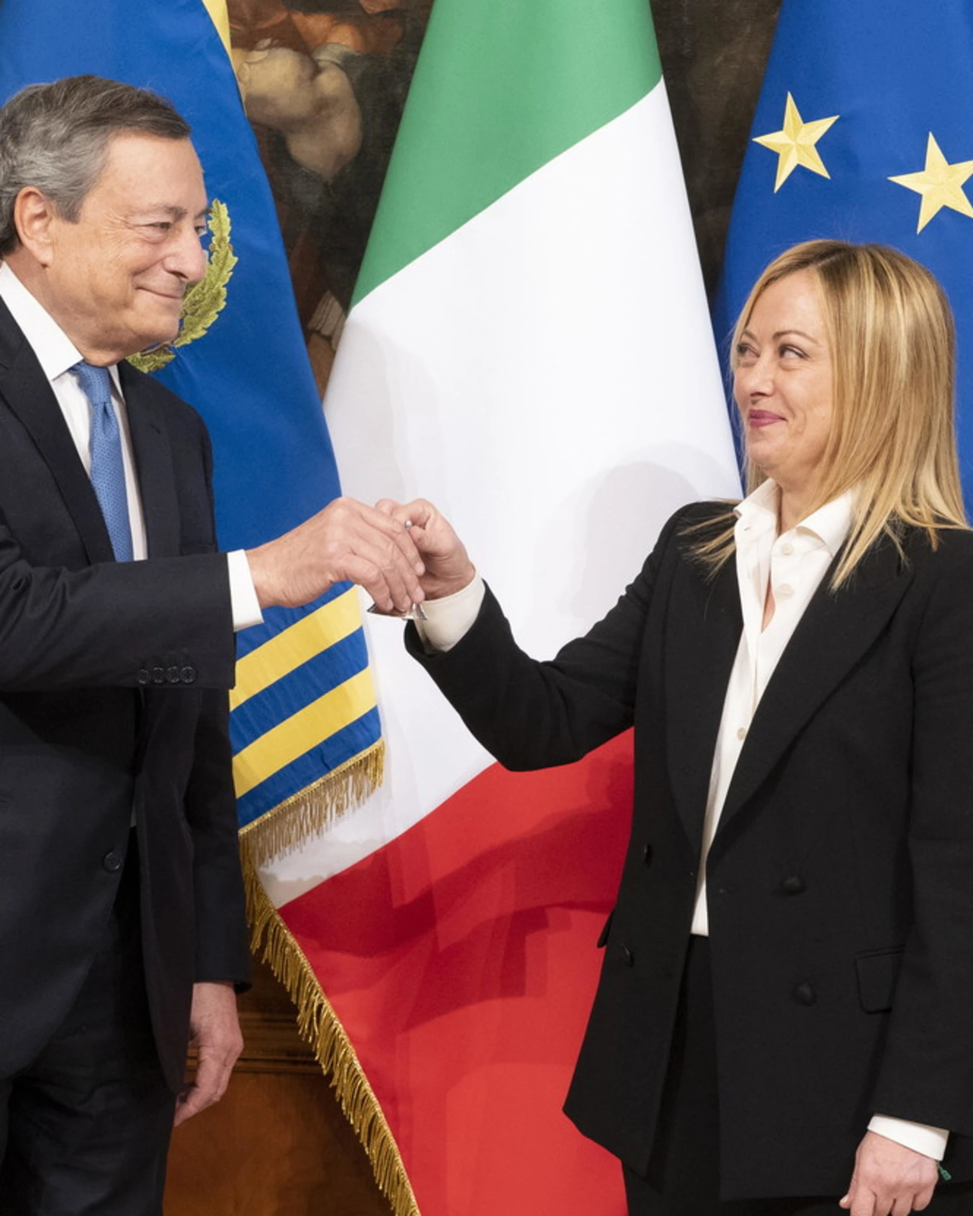 Apre Draghi, chiude Meloni: il meeting che parla d'Italia