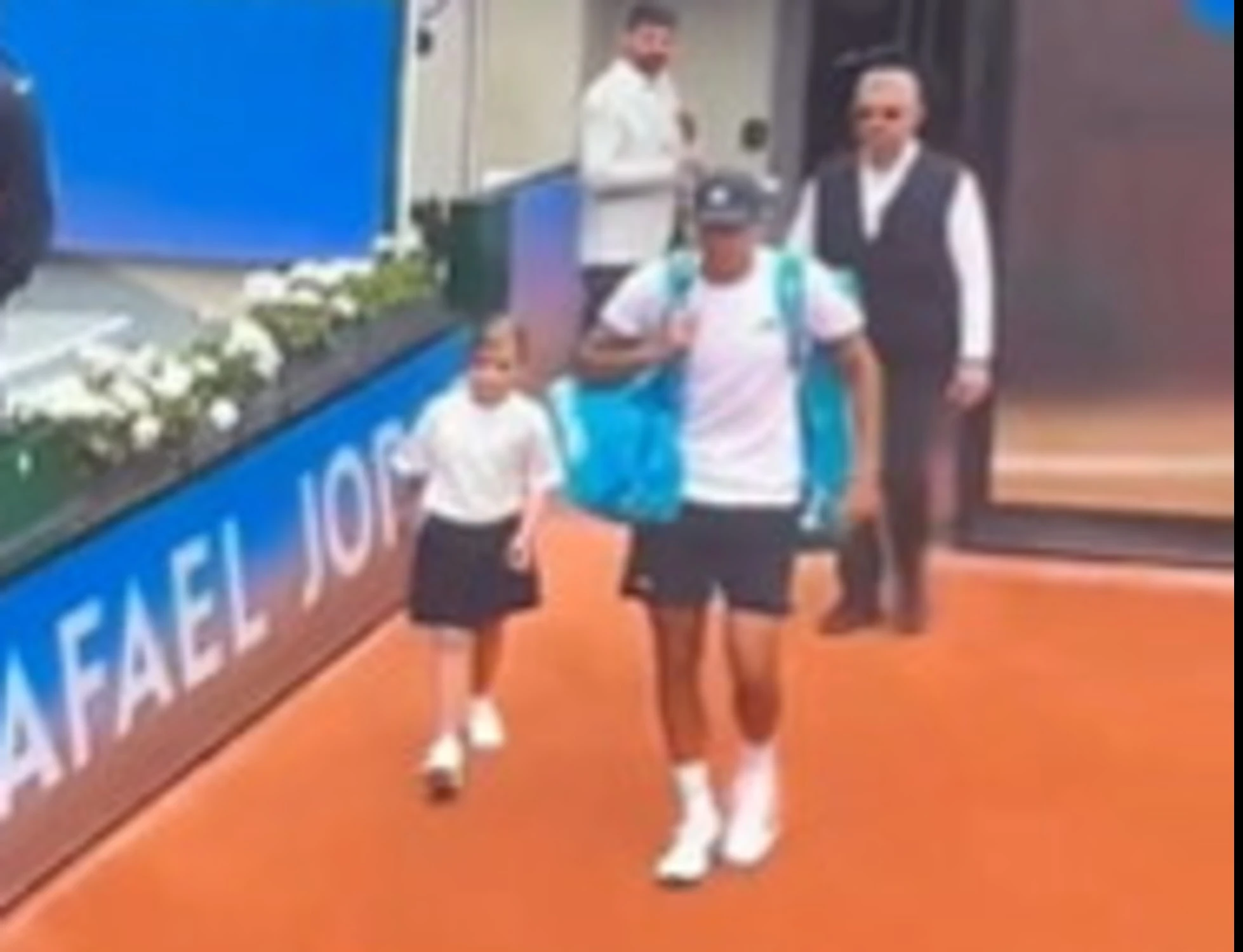Jodar al Roland Garros, altro caso: "Come umilia la bimba mascotte"