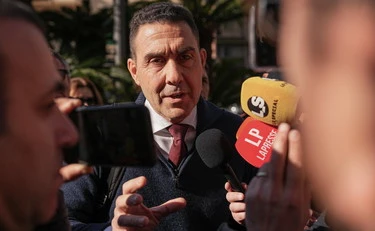 https://media.liberoquotidiano.it/t6phwyJT_Z3Njt0KHqepDlPdSV1Z88UcyNeTPZyfL6s/width:800/quality:90/aW1hZ2VzLzIwMjUvMDkvMDEvMTQzMTM2NzQ2LWI4ZDdjZThmLTc2OWYtNDZhNS04ZTQ1LTYwNTAwZjFkZmM1Zi5qcGc.webp