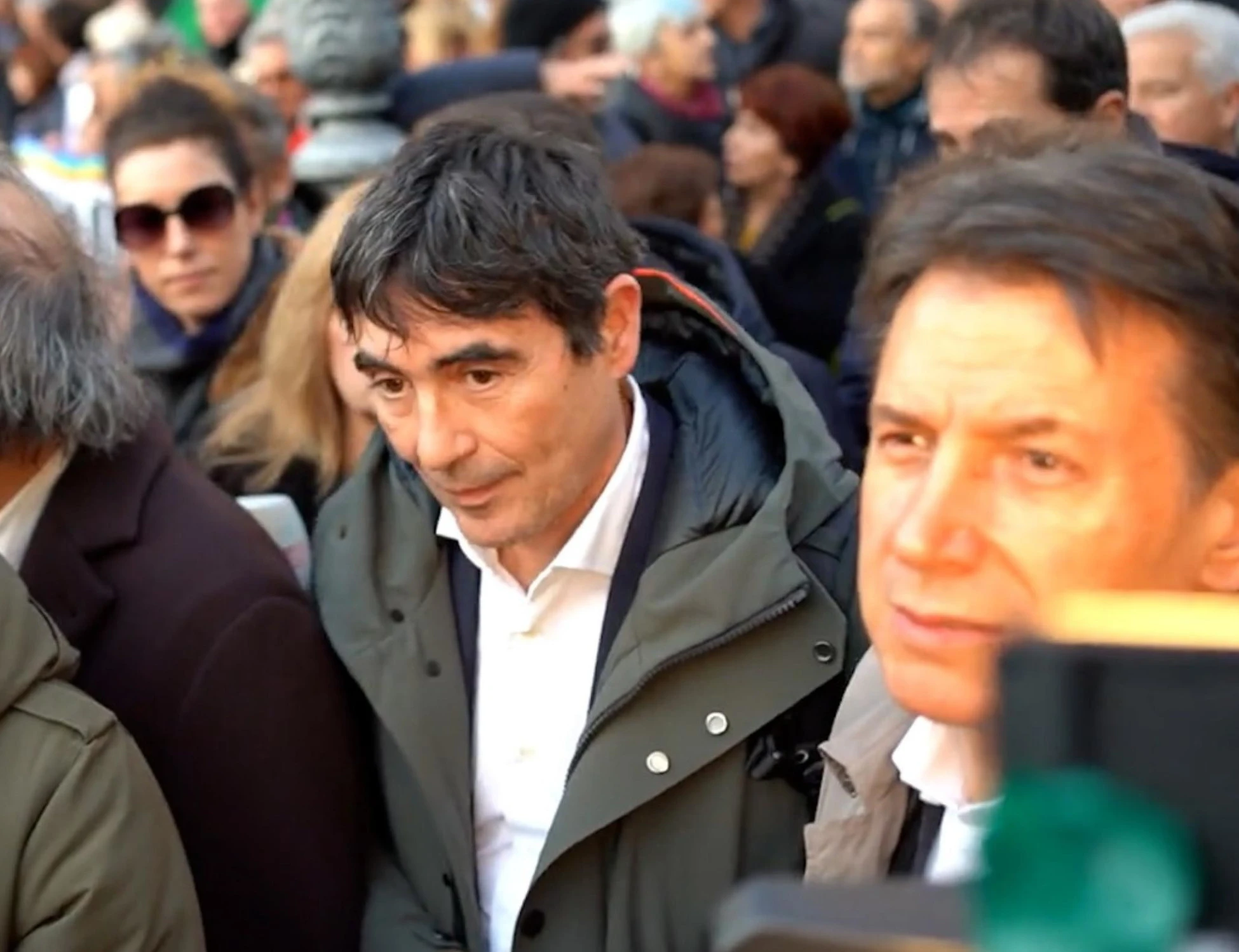 Pd e 5 Stelle volevano che l'Italia salvasse il terrorista Khamenei