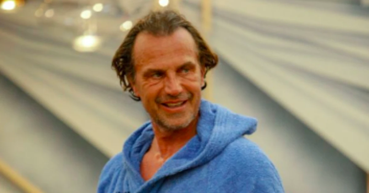 Grande Fratello Vip, Antonio Zequila alla Elia: "Quella volta con Sharon Stone". Viene giù la casa