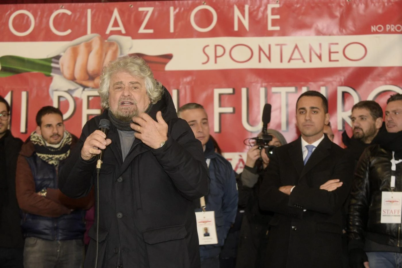 Luigi Di Maio, rivolta interna. Retroscena sui ministri M5s: terrore puro, telefonate disperate a Grillo