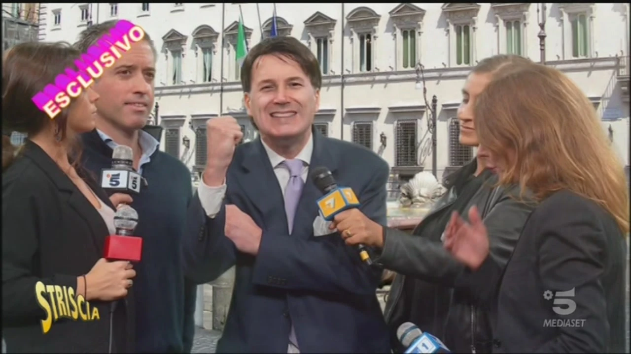 Striscia la Notizia contro Giuseppe Conte: quanti caffè si beve al giorno a spese nostre, cifre folli