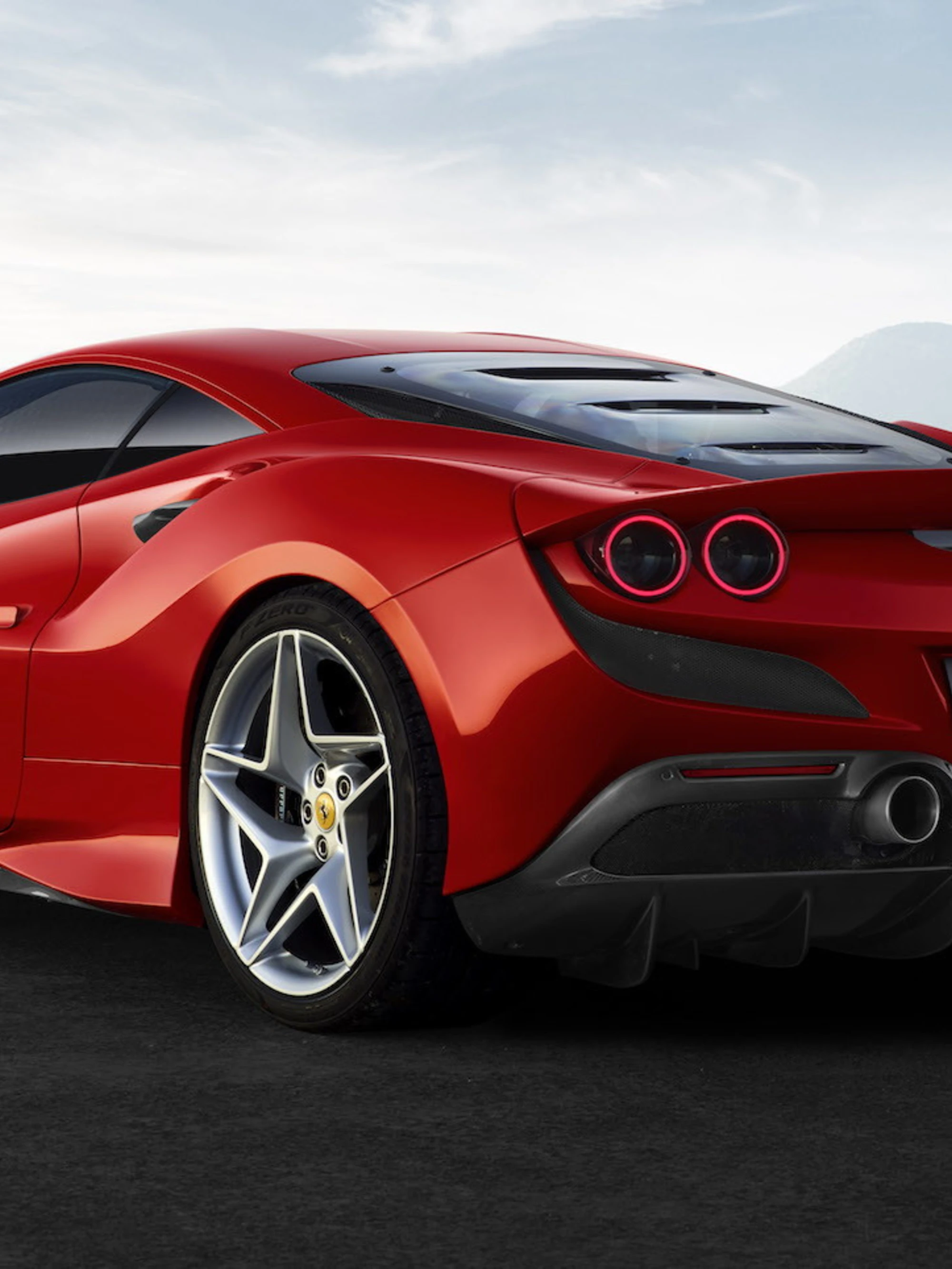 "Ferrari in ostaggio": la noleggia e chiede il riscatto