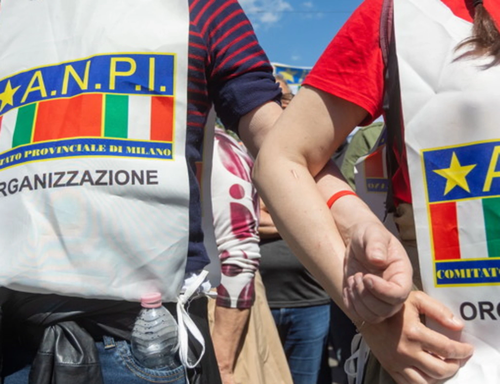 Spari al 25 Aprile, uno choc: "Chi è il padre del 21enne fermato"