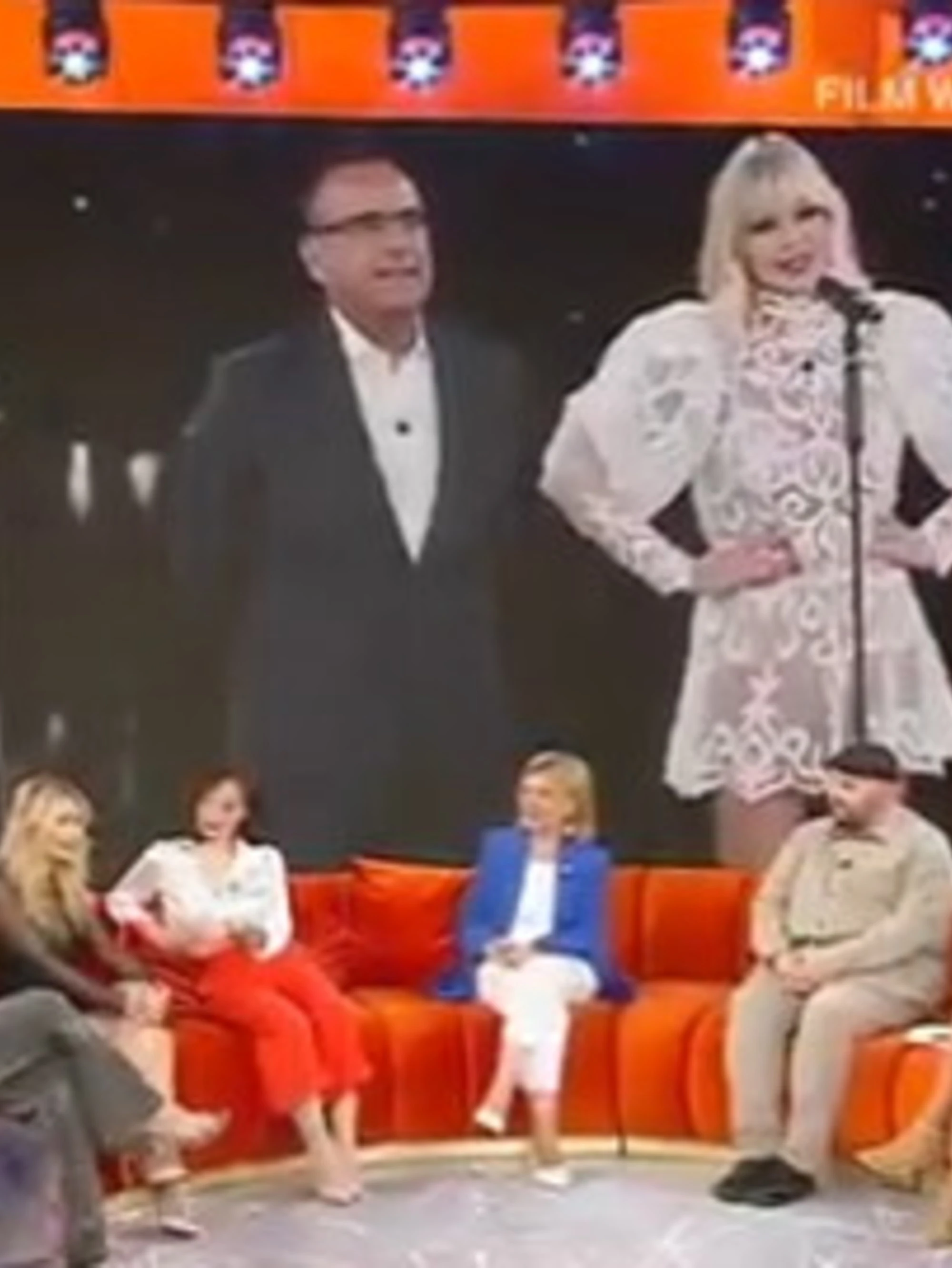 La volta buona, tensione in studio: "Di basso livello"