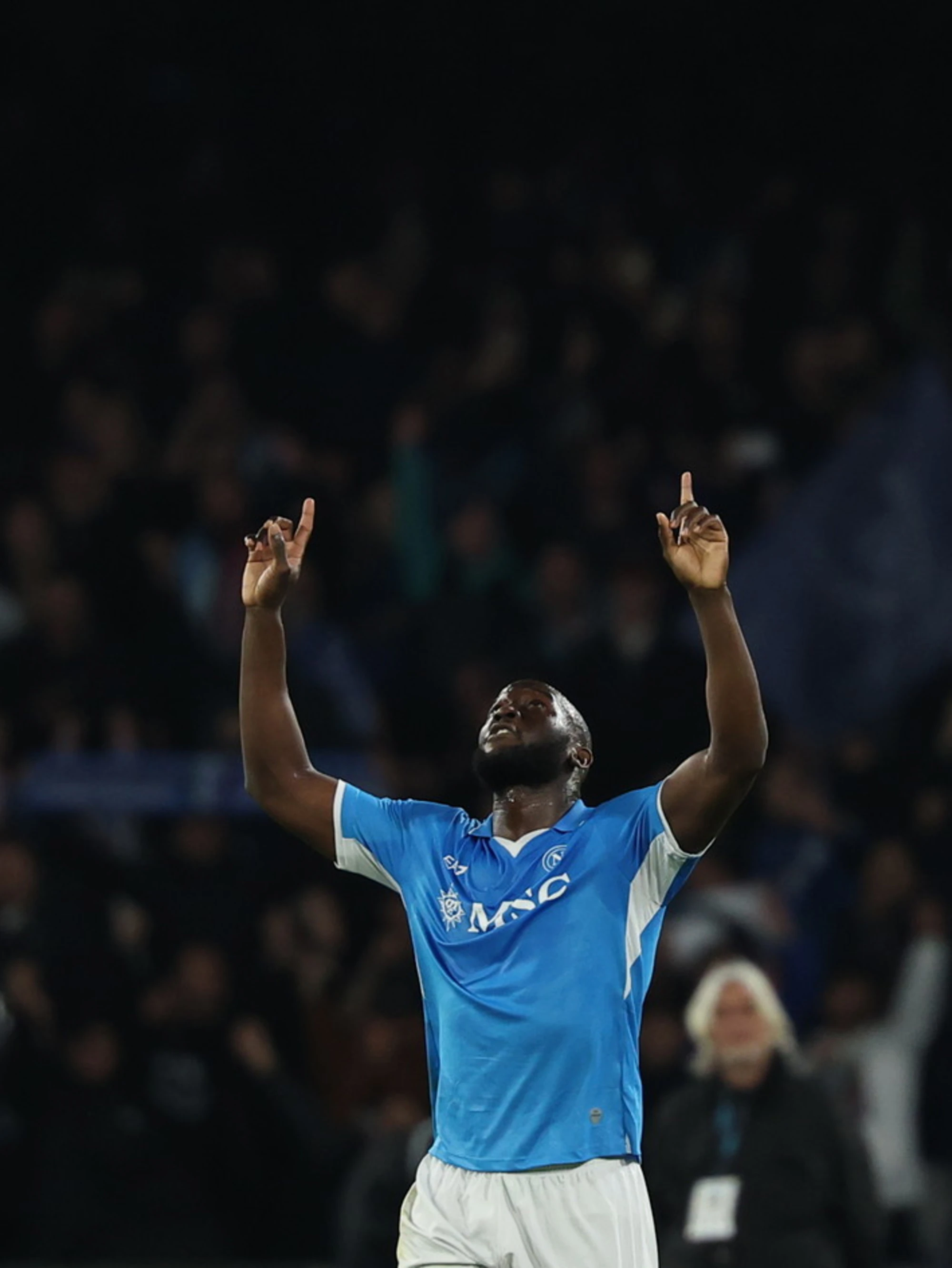 Milan, il Napoli supera i rossoneri 2 a 0: in gol Politano e Lukaku