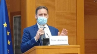 Volodymyr Zelensky, il grillino Nicola Grimaldi fa le barricate: "Invitiamo alla Camera anche Putin"