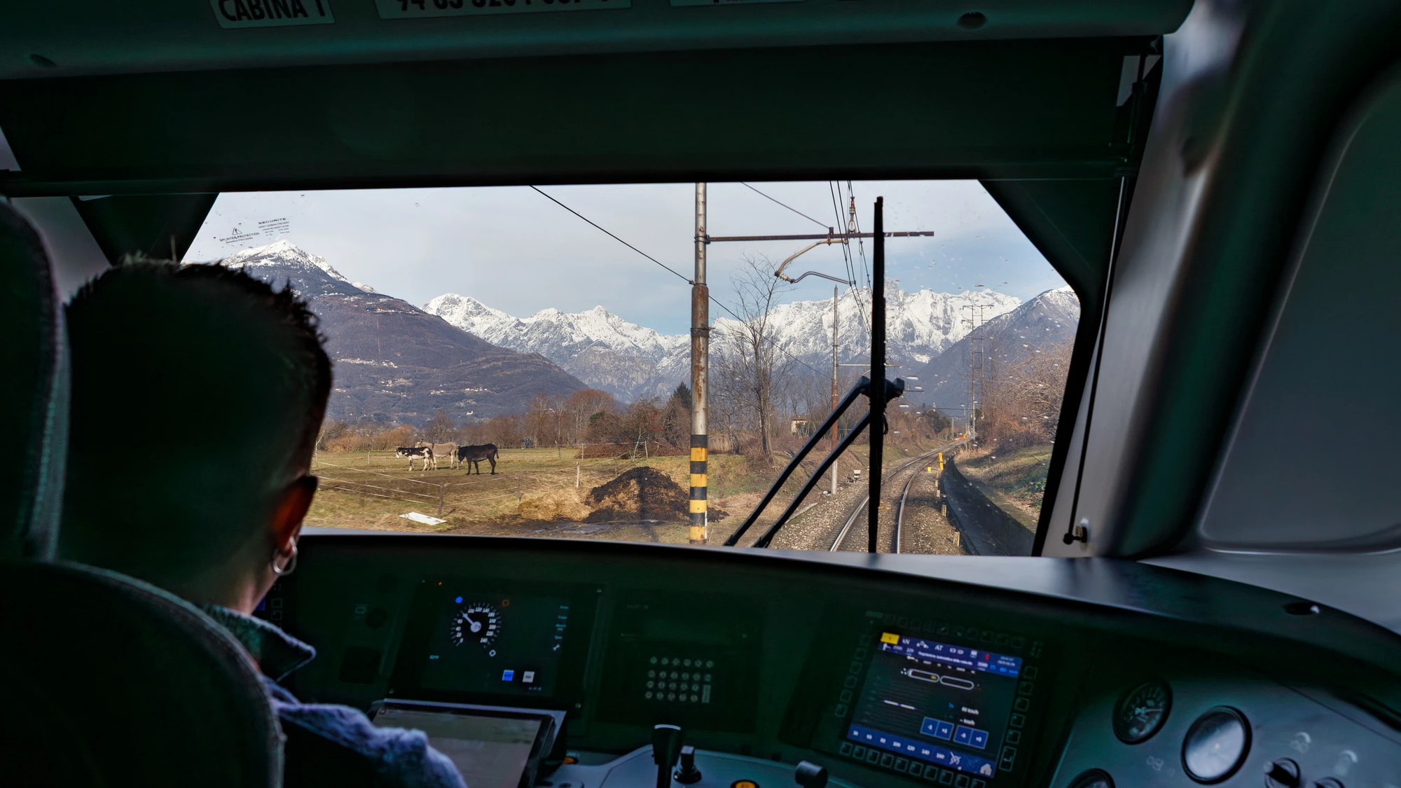 6403x4269