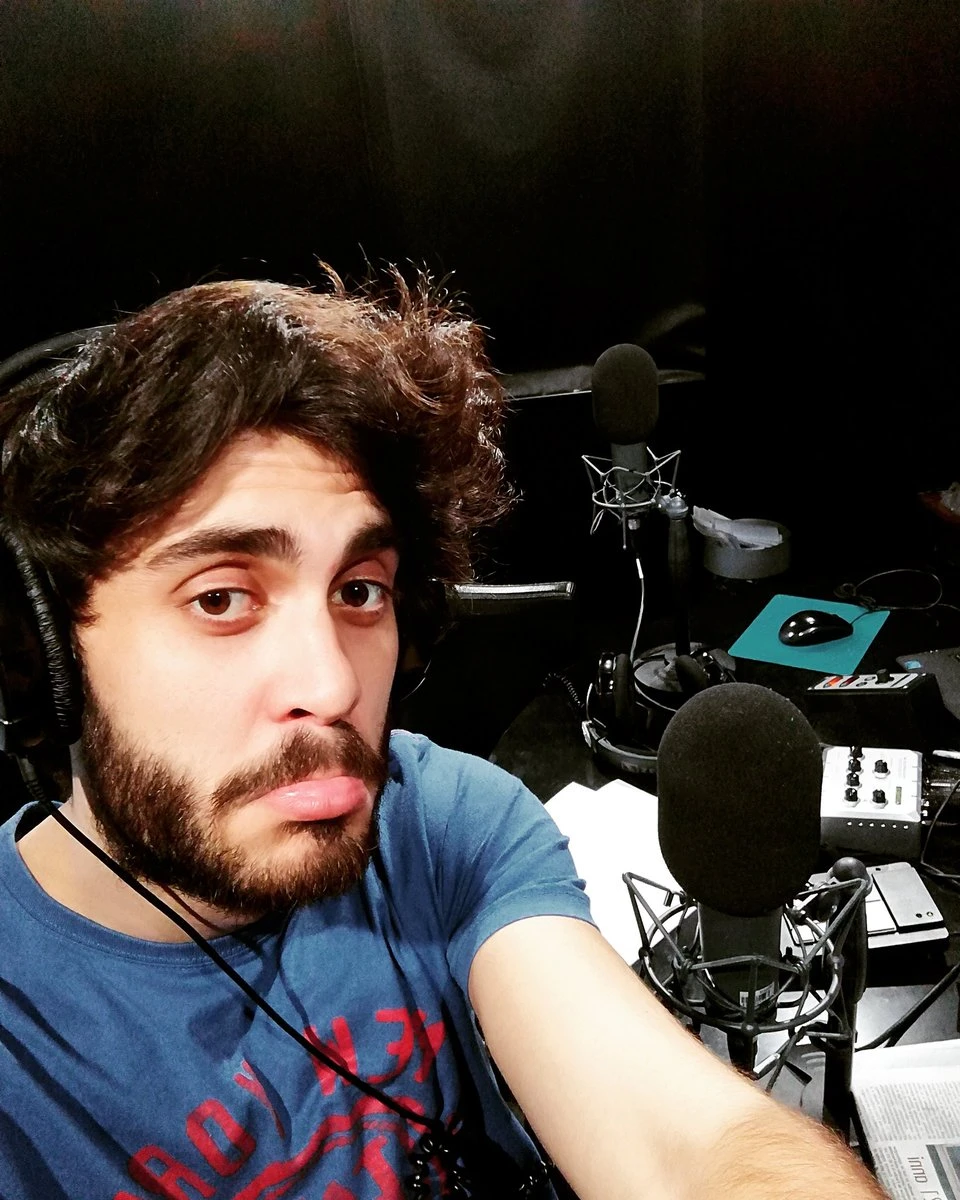 Belen Rodriguez, lo sbrocco con il giornalista: "Tu non devi...", l'intervista finisce in rissa