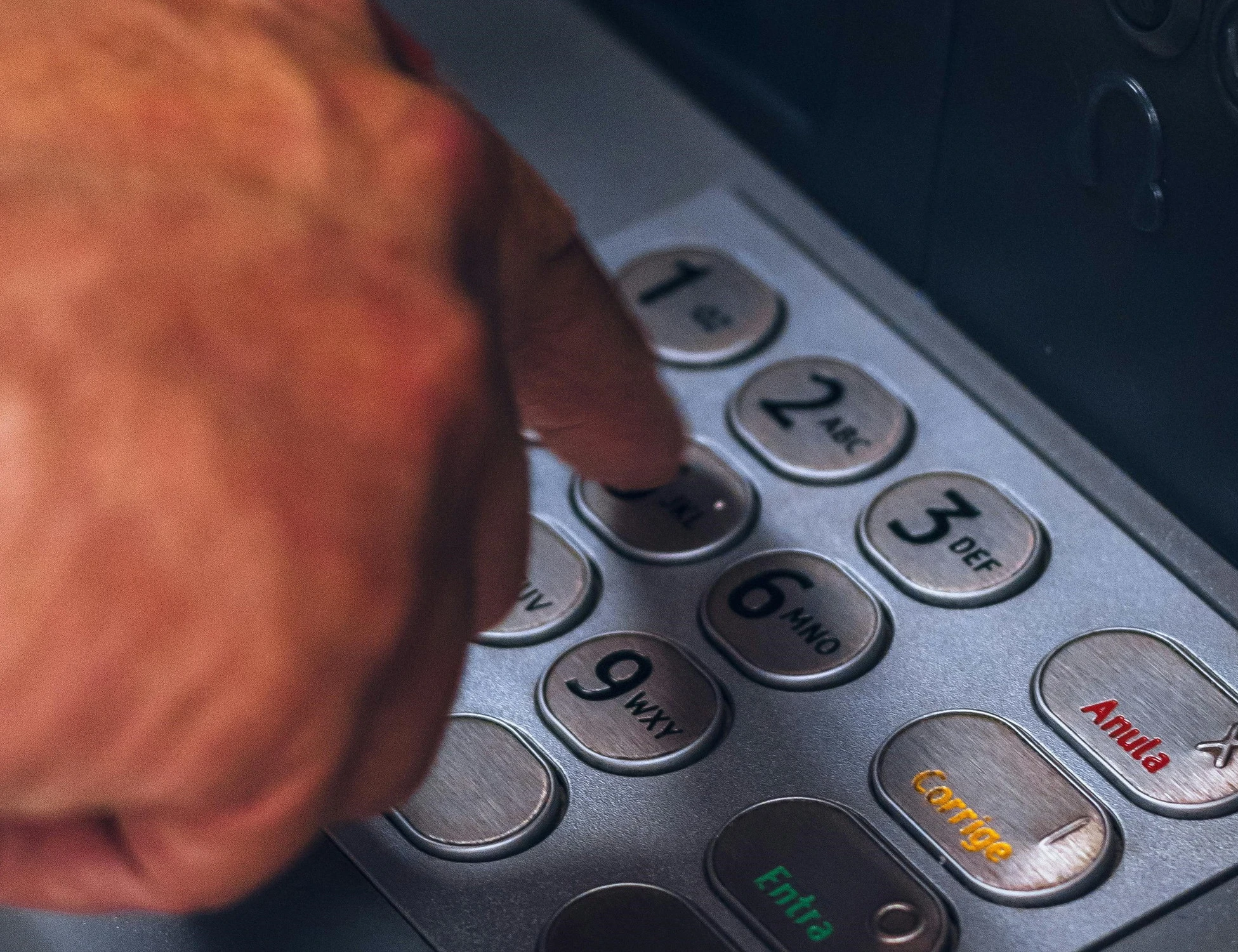 Bonifici bloccati dal 2 al 6 aprile: cosa accadrà, quali sono le alternative