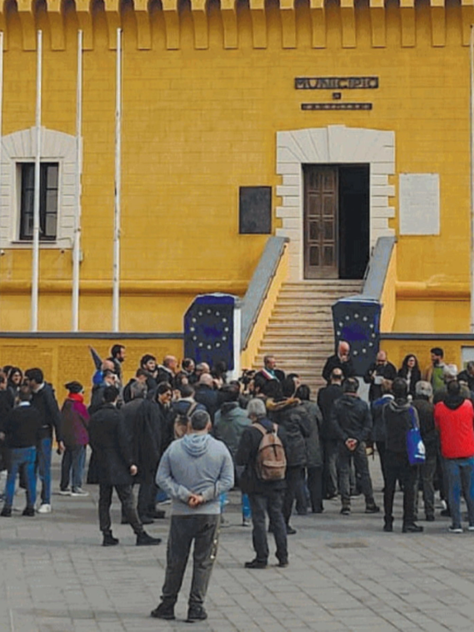 Ventotene, i "100 Fantozzi del Pd": la corsa disperata per tornare a casa