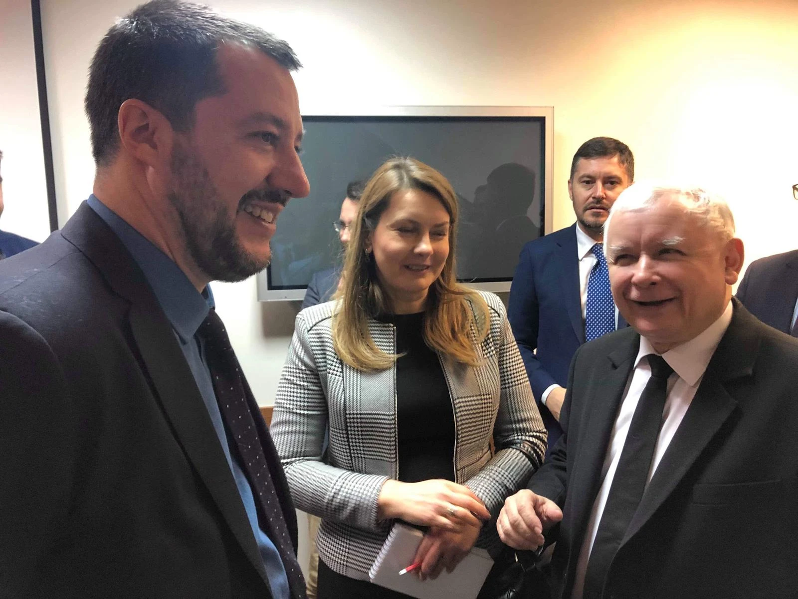 Sondaggio Sky Tg24 su Sea Watch e migranti, il trionfo di Matteo Salvini su Conte e Di Maio