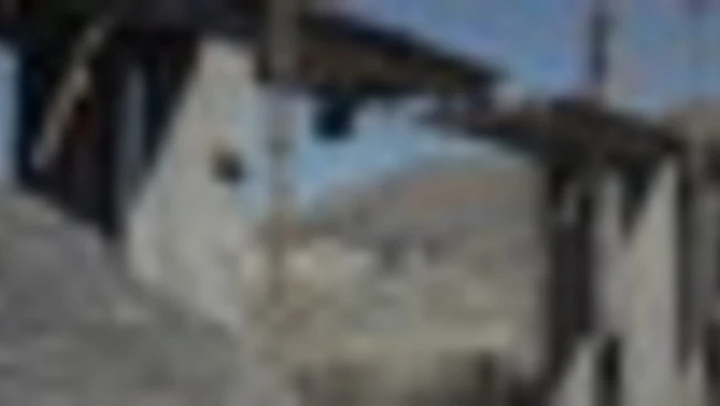 L'Iran mostra il ponte a Teheran distrutto dagli attacchi Usa-Israele