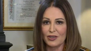 Daniela Santanchè: "Ho fatto la terza dose di vaccino? Questo è il risultato". La foto, "ridotta" così: irriconoscibile