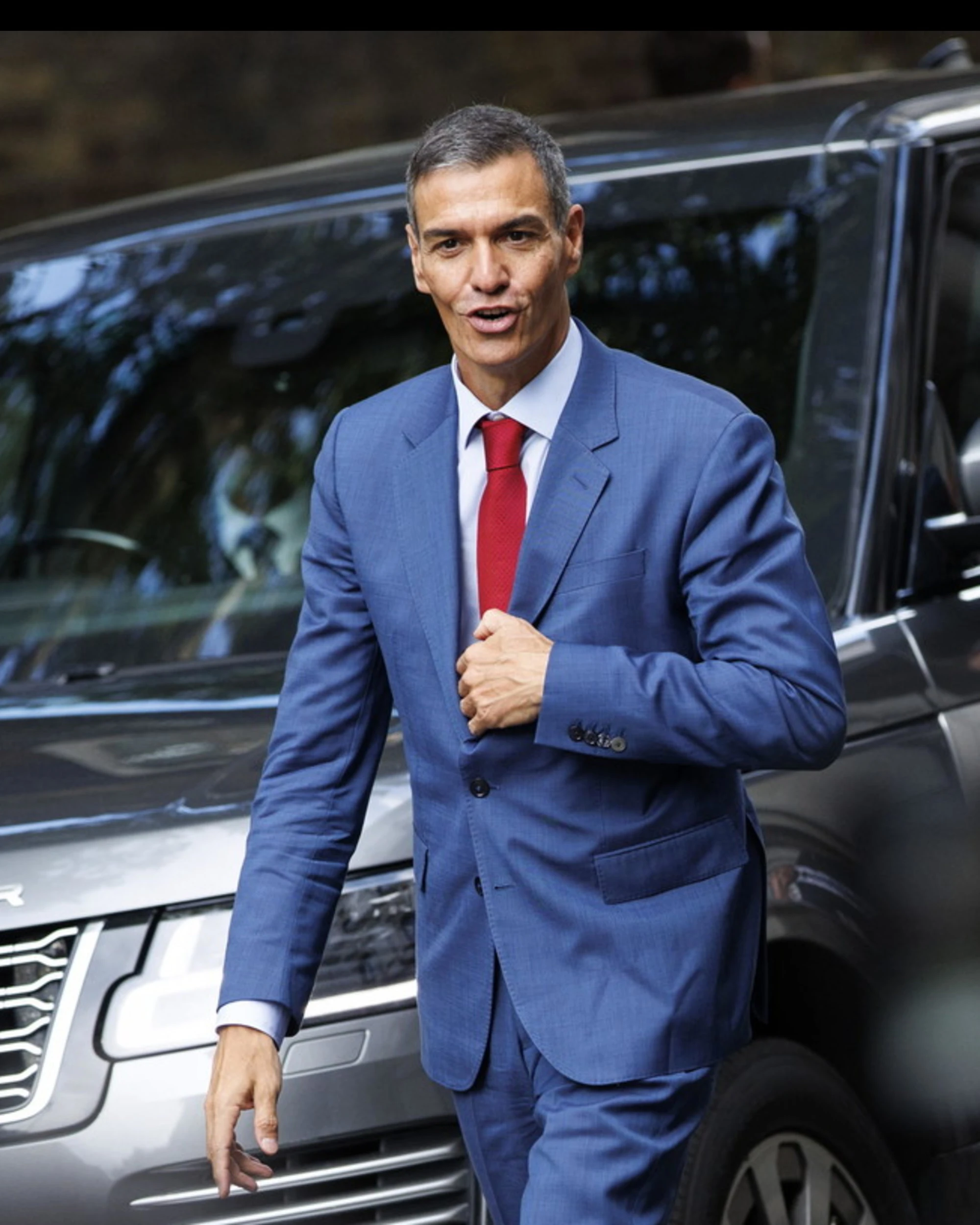 Pedro Sanchez, figuraccia planetaria: perché il suo aereo torna subito a Madrid