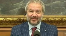 Claudio Borghi, "quanto tempo fa ve l'avevo detto?". Deride Conte e Grillo con una foto