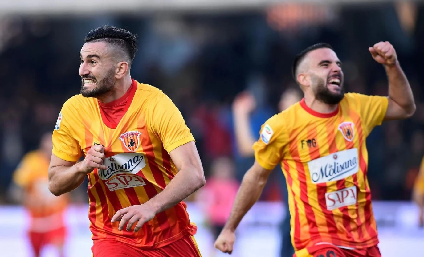Calcio, Serie A: il Napoli si riprende la vetta, Benevento seconda vittoria di fila
