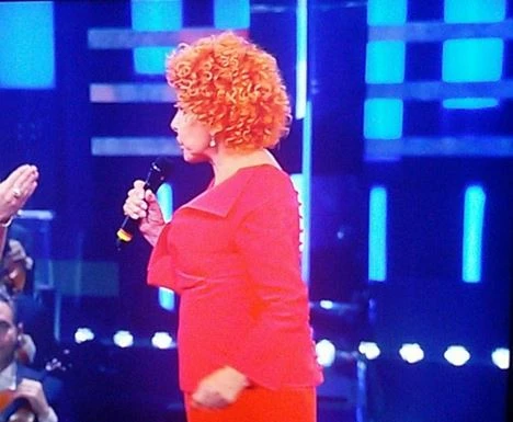 Sanremo 2019, Ornella Vanoni irrompe sul palco: "Rimbambita, maniaca sessuale", il gelo al Festival