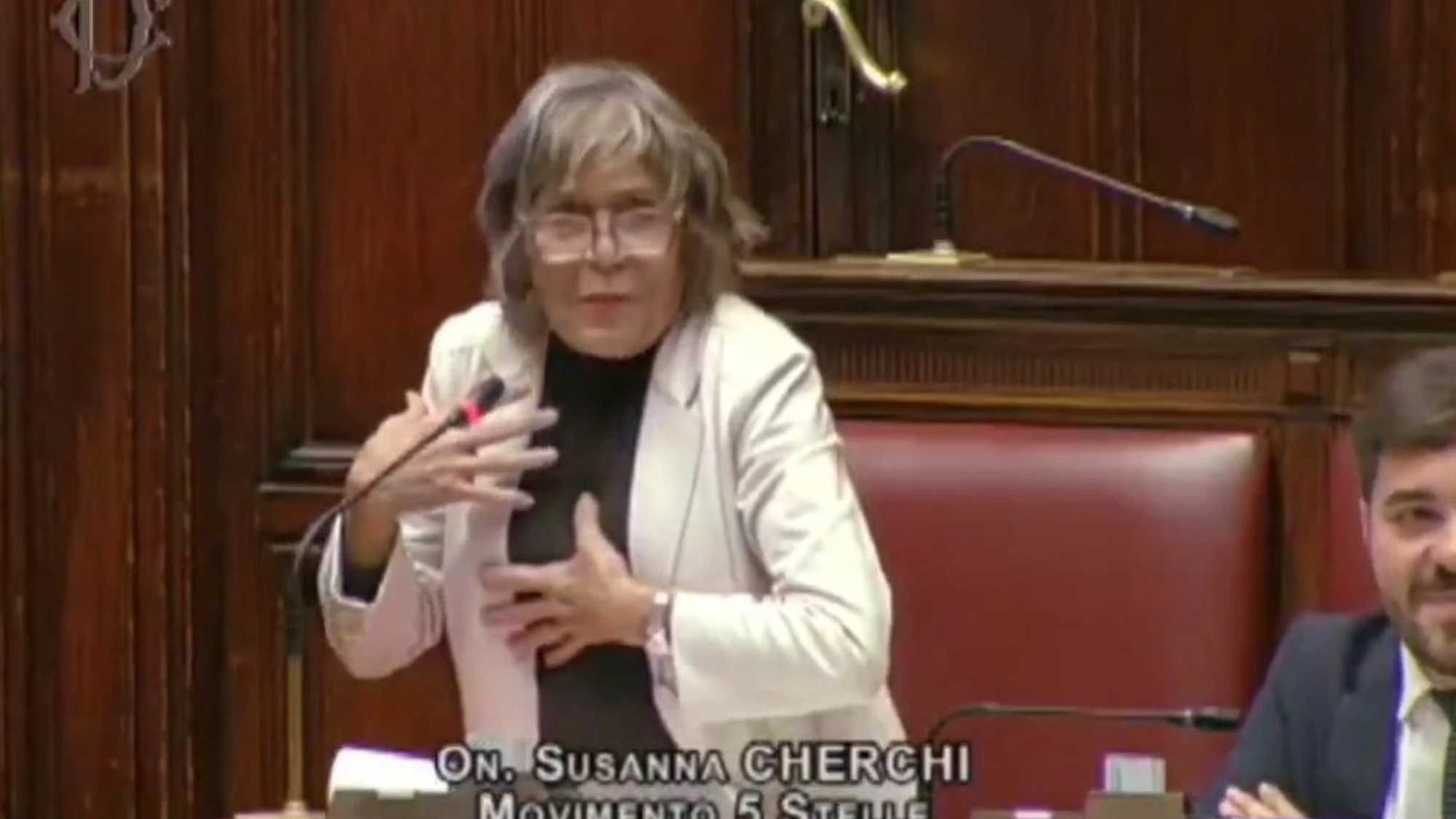 Valditara, orrore della grillina in Aula: "Come i mariti che uccidono"