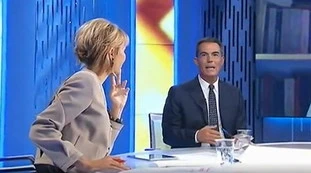 Giovanni Floris a Otto e mezzo, gelo con Lilli Gruber: "Al referendum è più di sinistra votare sì o no?", "Nessuna delle due"