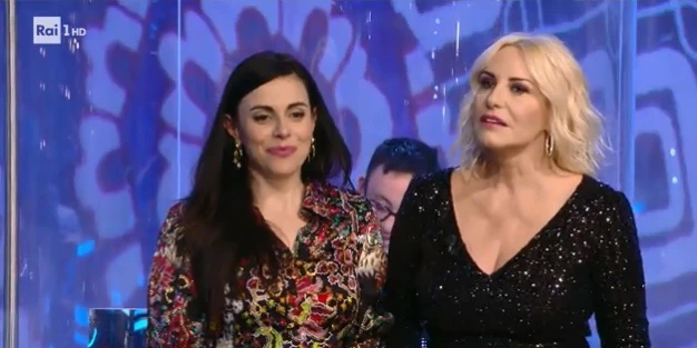 Portobello, il disturbatore prende la linea: la frase su Antonella Clerici, cala un gelo siderale su Rai 1