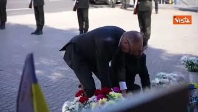 Leggi l'articolo: Cancelliere Merz a Kiev, l'omaggio ai caduti insieme al Presidente ucraino Zelensky