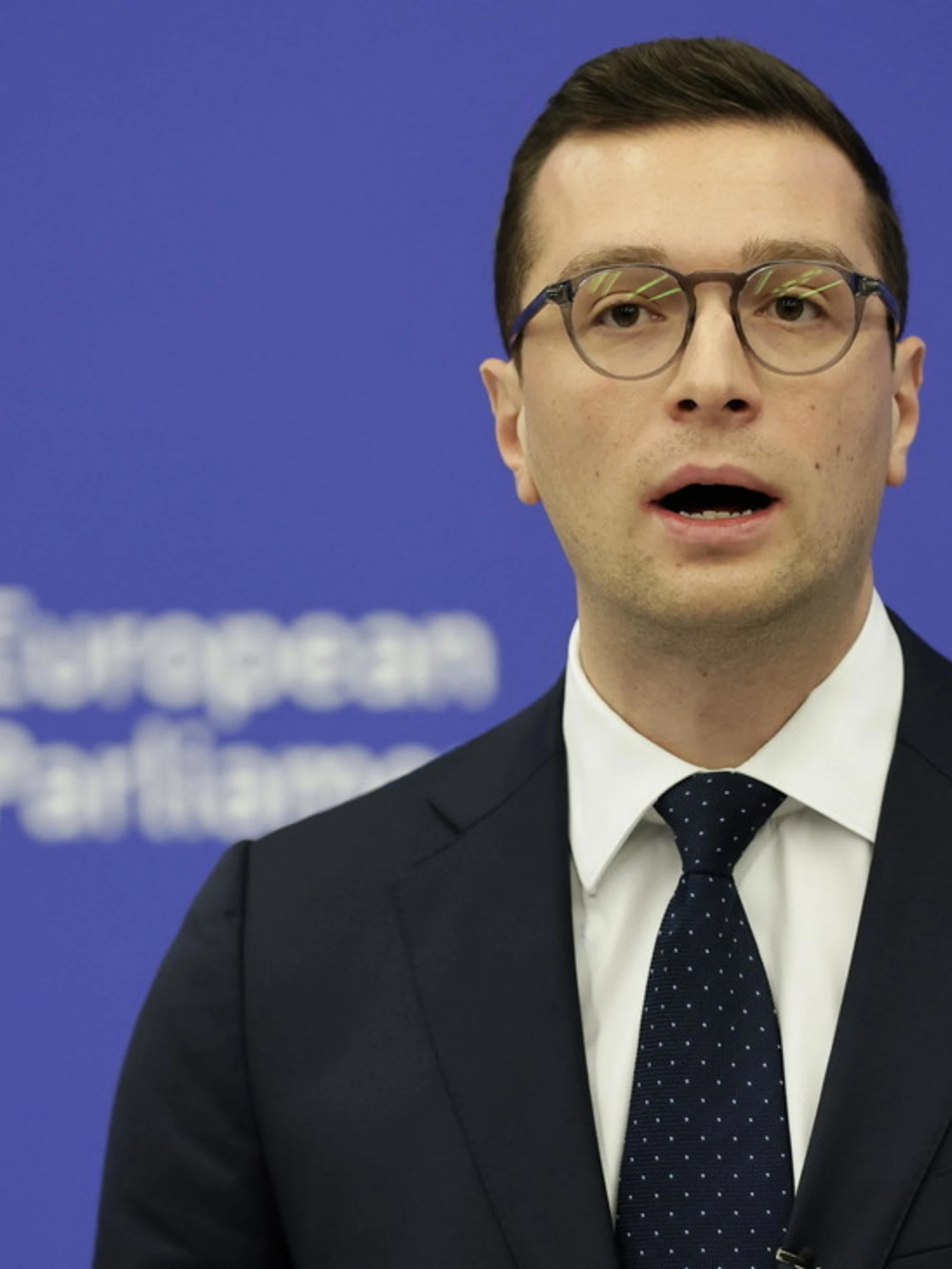 Marine Le Pen fatta fuori? Il sondaggio: a schiantare la sinistra sarà Bardella