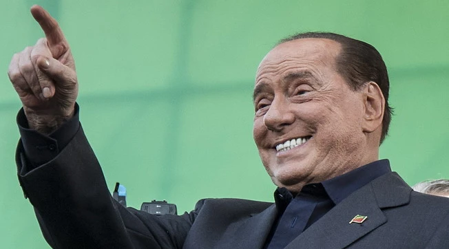 Silvio Berlusconi, la mano tesa a Giuseppe Conte? Perché se coinvolgesse la Lega potrebbe mirare al Quirinale