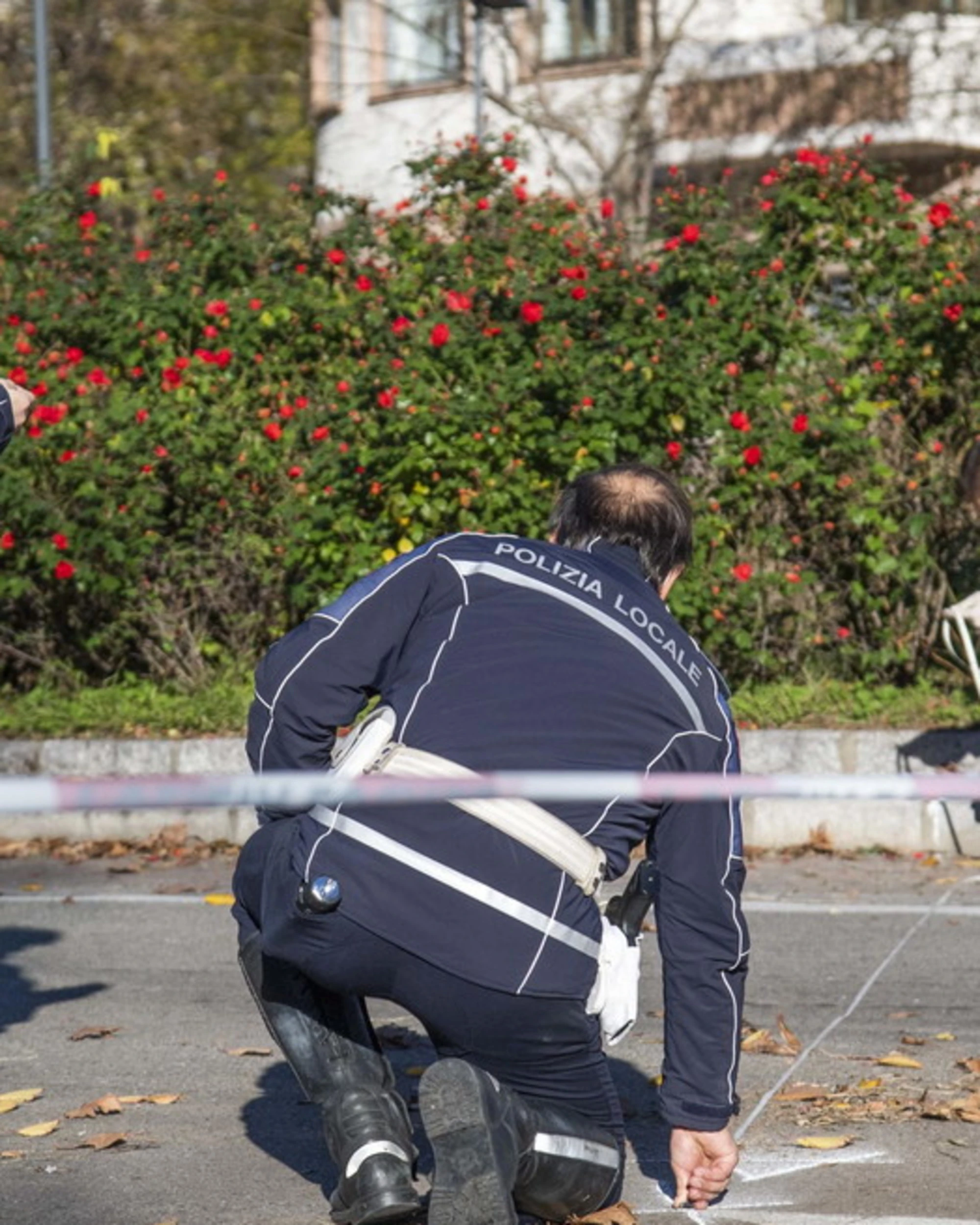 Milano, ragazza muore travolta da una moto in zona Bocconi