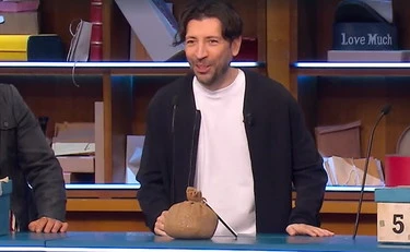 Affari Tuoi, "atti di bellismo": Herbert Ballerina fa calare il gelo in studio, imbarazzo-De Martino