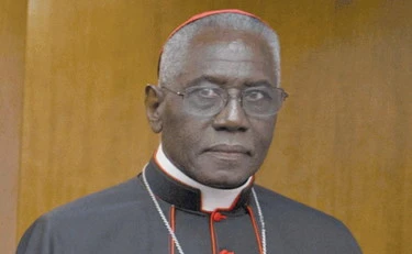Conclave, il cardinale Sarah: incubo dei progressisti snobbato da Bergoglio