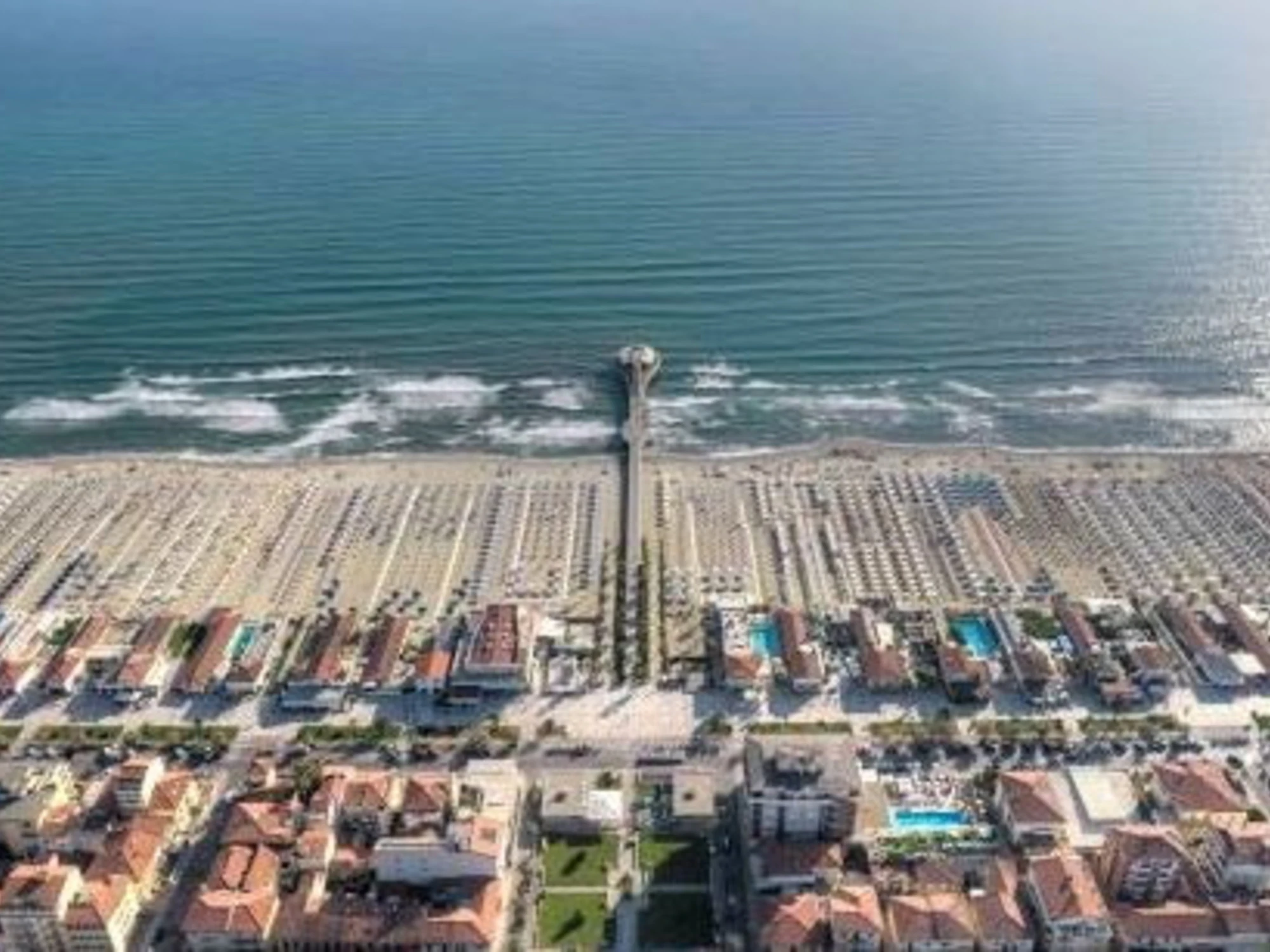 Lido di Camaiore, 80enne massacra la moglie ricoverata in ospedale. Poi il gesto estremo