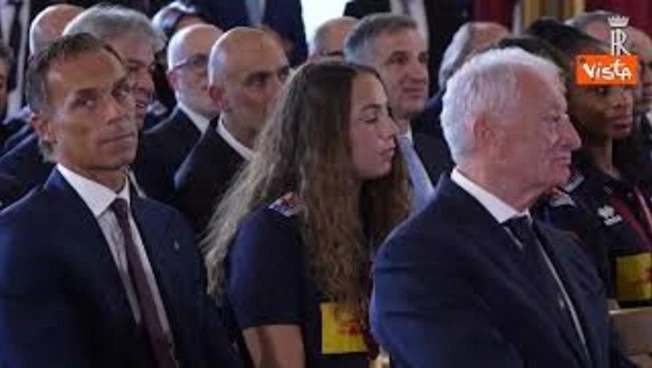 https://media.liberoquotidiano.it/tRLG2CaraSWlXfzRb1_J0vJ6jCvnh6qu_6Aik_NCSw0/width:800/quality:90/aW1hZ2VzLzIwMjUvMTAvMDkvMTIxODEyODU0LWU5YTk2NmY5LTkxNmItNDAwOS1iMjkxLTllZDdjZDdkYWE1NS5qcGc.webp