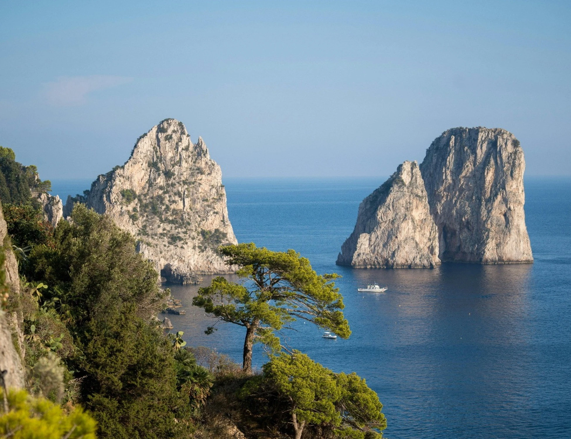 Il giallo di Capri: il caso irrisolto di Luca Canfora, costumista di Sorrentino