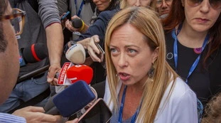 Giorgia Meloni contro Ruffini: "Inaccettabile, c'è chi rinuncia alla pizza per mangiare le tasse"